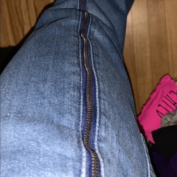 Jeans - Picture 3 of 4